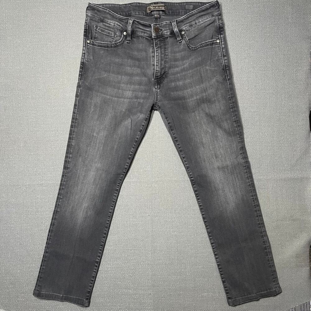34 Heritage Charisma Men’s Comfort Rise Classic Black Distressed Jeans 33/28*